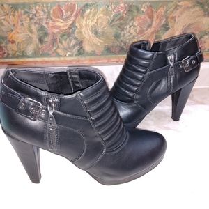 Black 4'inch Booties Sz 10 By Guess
